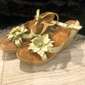 Born Women's Mint Green Flower Leather Wedge Ankle Strap Woman Sz. 9